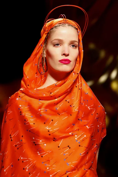 Look 2